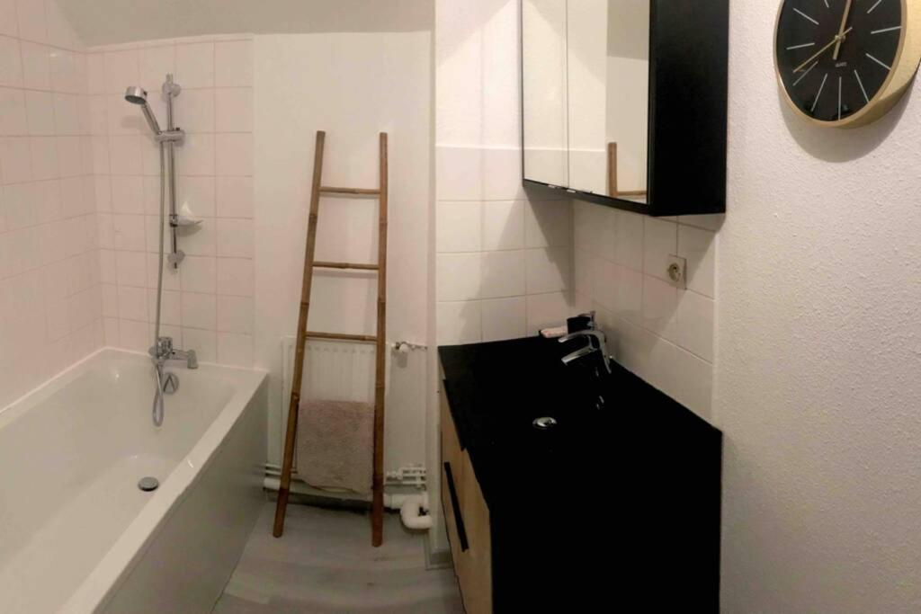 La Maison De Ville - 4 Chambres, 2 Sdb, Terrasse Et Garage - 90M2 Vesoul Zewnętrze zdjęcie
