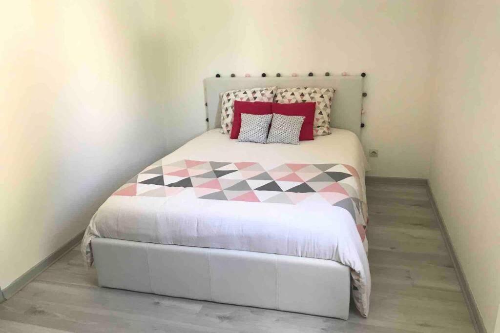 La Maison De Ville - 4 Chambres, 2 Sdb, Terrasse Et Garage - 90M2 Vesoul Zewnętrze zdjęcie
